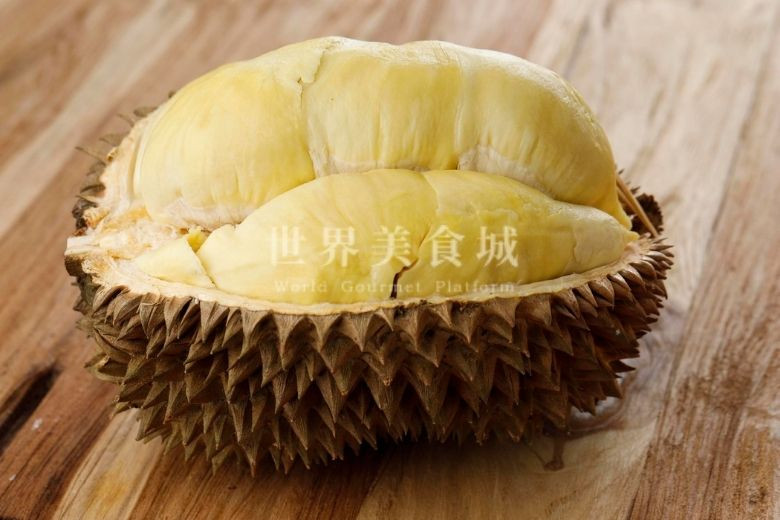 a peeled durian